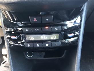 Peugeot 208 12i 60kW Allure NAVI picture 11