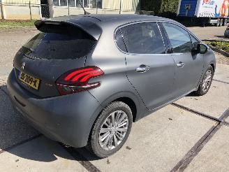 Peugeot 208 12i 60kW Allure NAVI picture 5