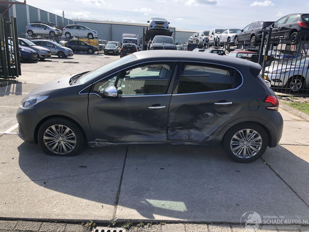Peugeot 208 12i 60kW Allure NAVI
