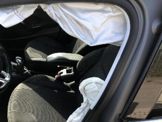 Peugeot 208 12i 60kW Allure NAVI picture 18