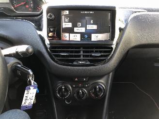 Peugeot 208 12i 5 drs E5 picture 9