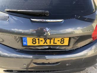 Peugeot 208 12i 5 drs E5 picture 11