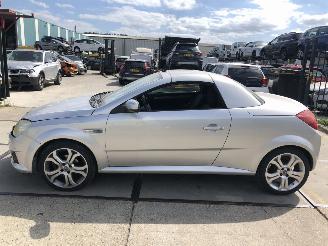 Avarii autoturisme Opel Tigra 14i 16v 88000 km 2009/6