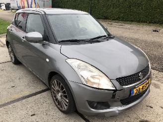 Suzuki Swift 12i 122000 km picture 3