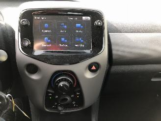 Peugeot 108  picture 8