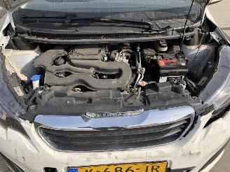 Peugeot 108  picture 12