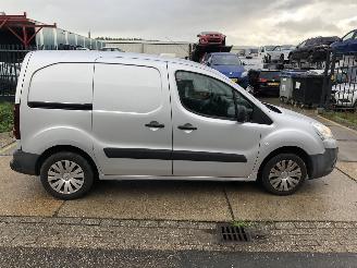 damaged commercial vehicles Citroën Berlingo 1.6hdi E5 Airco 3 persoons 2015/6