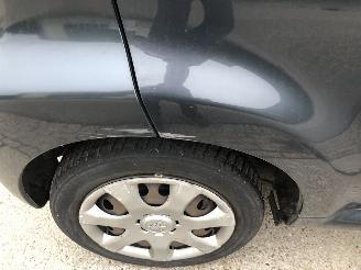 Peugeot 107 5 drs Airco picture 10