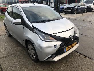 Toyota Aygo 1.0 vvti X-PLAY picture 3