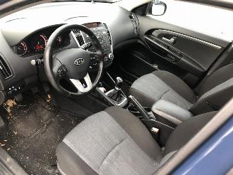 Kia Cee d 1.6 CVVT Sporty Wagon X-ecutive picture 6