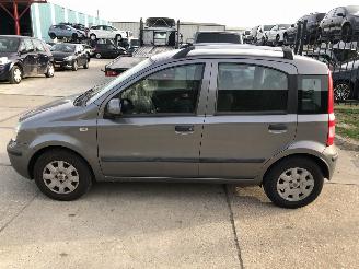 Vaurioauto  passenger cars Fiat Panda 12i Airco 2011/1
