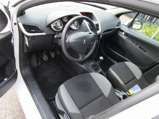 Peugeot 207 SW 16HDI 66kW AIRCO picture 9