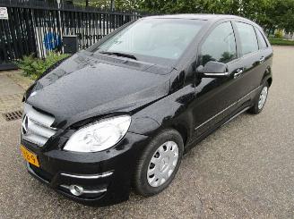 Mercedes B-klasse B200CDI Automaat NAVI picture 2