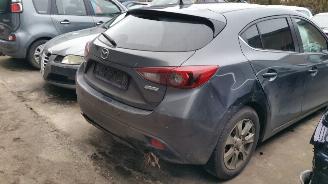 damaged passenger cars Mazda 3 2.0 2014/3