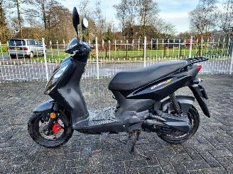 Vaurioauto  scooters Sym Orbit  2015/9
