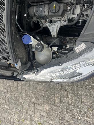 Peugeot 208 1.2 puretech weinig km !! picture 28
