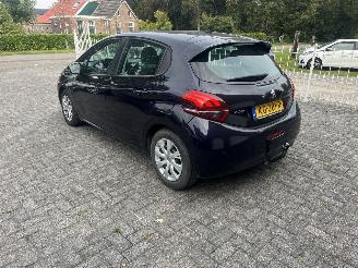 Peugeot 208 1.2 puretech weinig km !! picture 3