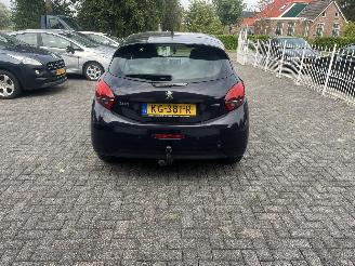 Peugeot 208 1.2 puretech weinig km !! picture 4