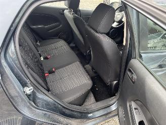 Mazda 2  picture 14