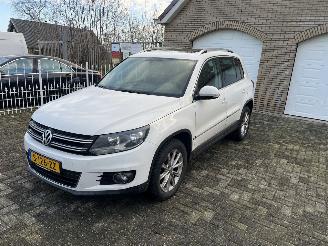 Schadeauto Volkswagen Tiguan Weinig km !! 2012/4