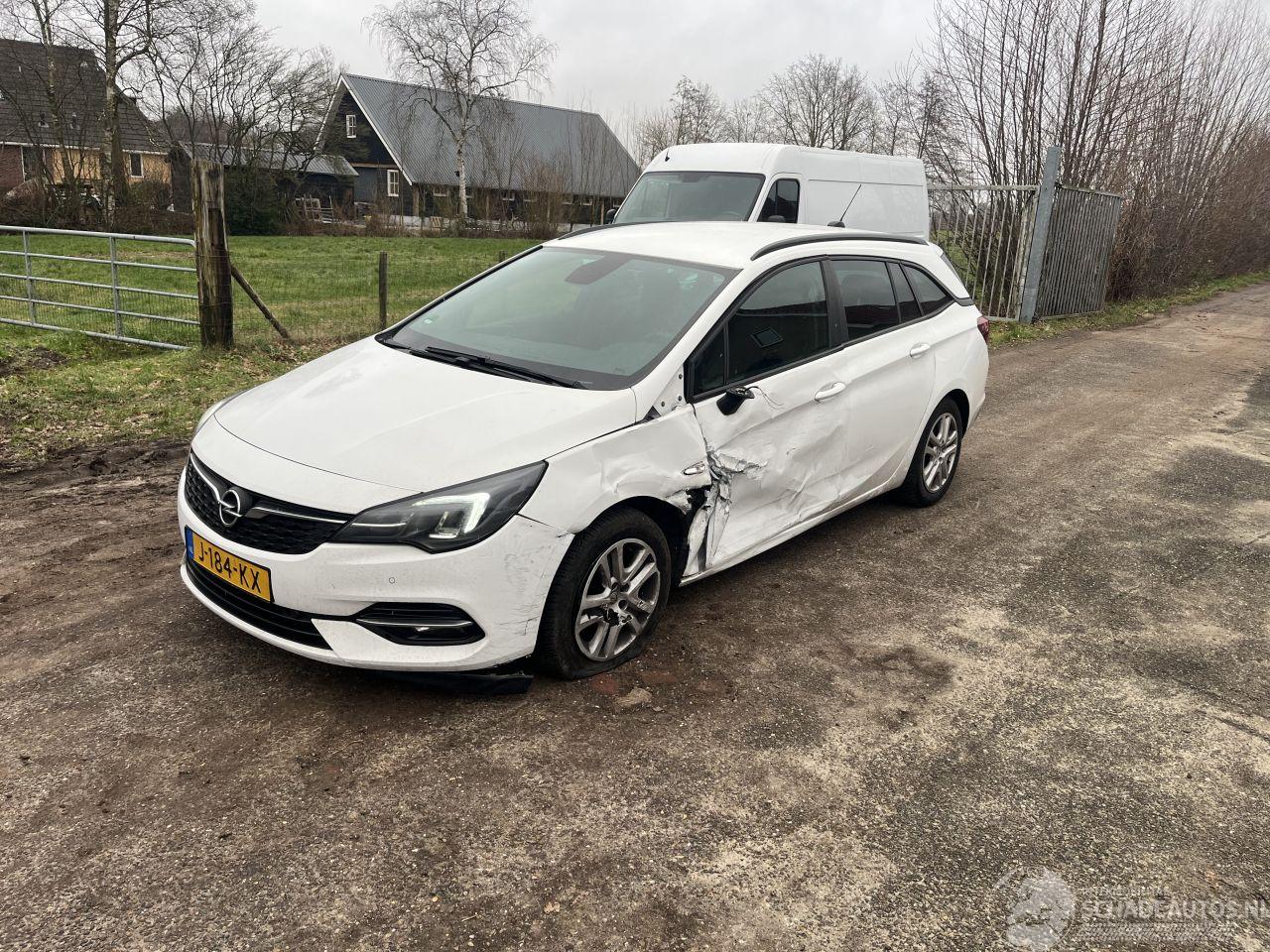 Opel Astra SPORTS TOURER 1.5 cdti weinig km !!