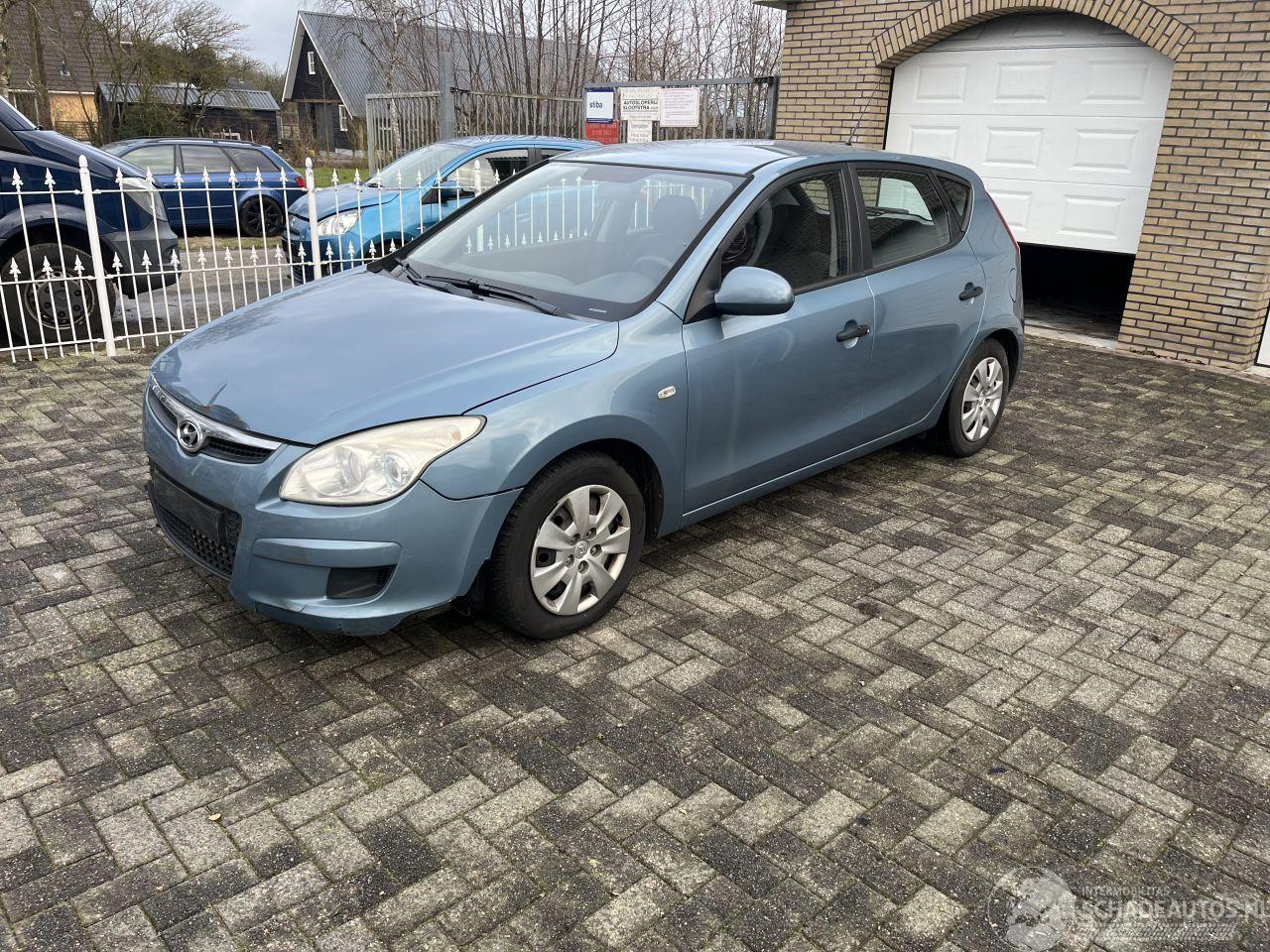 Hyundai I-30 Weinig km !!