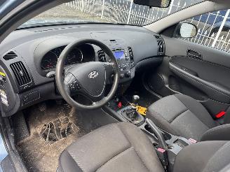 Hyundai I-30 Weinig km !! picture 10