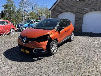 Unfallwagen Renault Captur 0.9 tce mooie auto !! 2014/1
