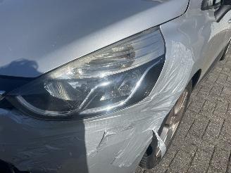 Renault Clio 0.9 tce weinig schade !! picture 20