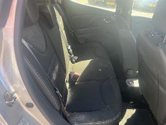 Renault Clio 0.9 tce weinig schade !! picture 15