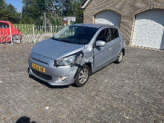 Unfallwagen Mitsubishi Space-gear Automaat !! Zeer weinig km !! 2013/10