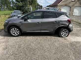 Renault Captur E-TECH PLUG-IN HYBRID weinig km !! picture 2