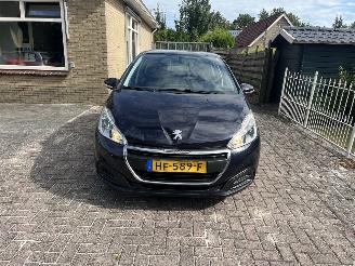 Peugeot 208 1.2 puretech picture 8