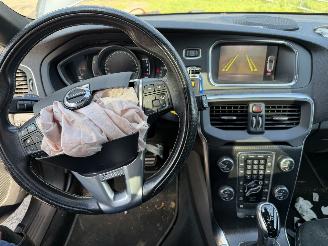Volvo V-40 R-design 1.5 t3 Automaat weinig km !! picture 10