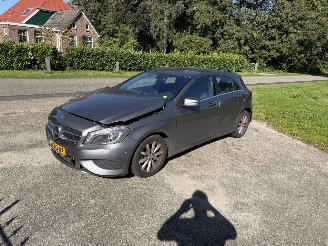 Voiture accidenté Mercedes A-klasse A180d 2014/6
