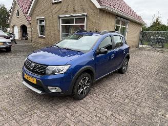 Vaurioauto  passenger cars Dacia Sandero Lpg weinig km !! 2020/10