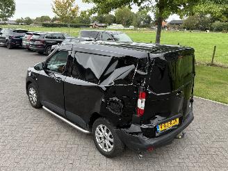 Ford Transit Courier 1.5 Limited picture 5