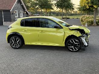 Peugeot 208 1.2 Puretech 100 GT picture 3
