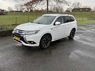 Schadeauto Mitsubishi Outlander 2.0 Executive Edition / Automaat / AWD 2015/11