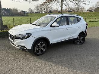 Unfallwagen MG ZS EV Luxury 45 kWh Panorama / Leer 2021/6