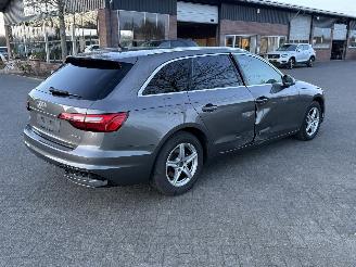 Audi A4 2.0 TDI / Automaat picture 3