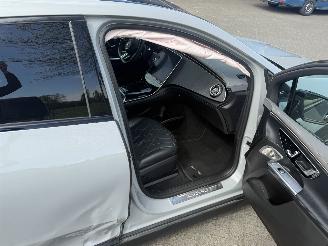 Mercedes EQE SUV 350+ AMG Line 91 kWh / Panorama picture 7