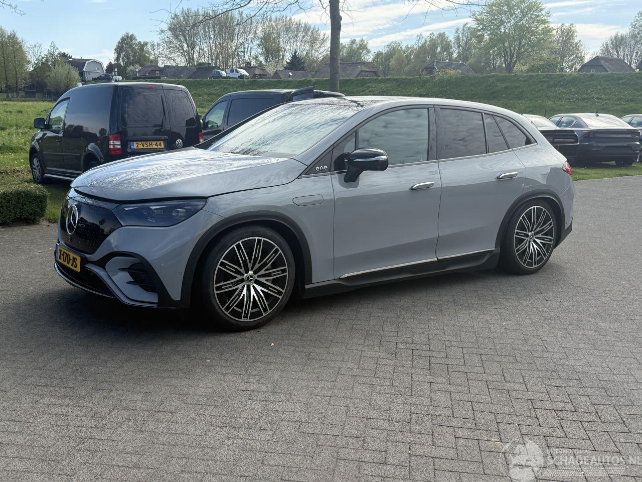 Mercedes EQE SUV 350+ AMG Line 91 kWh / Panorama