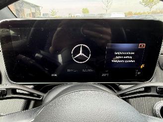 Mercedes EQE SUV 350+ AMG Line 91 kWh / Panorama picture 9