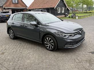 Volkswagen Golf VIII 1.4 EHYBRID / Panorama / Automaat picture 2