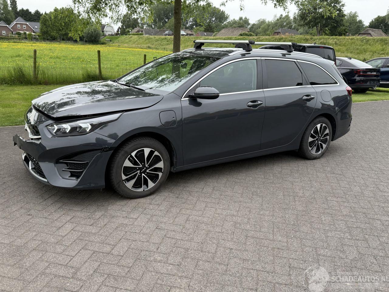 Kia Ceed 1.6 GDI PHEV BUSINESS LINE / Automaat