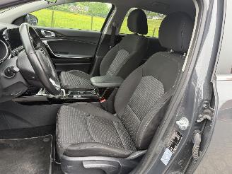 Kia Ceed 1.6 GDI PHEV BUSINESS LINE / Automaat picture 10