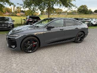 Schadeauto Audi A6 Sportback e-tron S-edition 83 kWh 2025/8