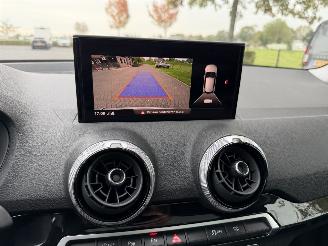 Audi Q2 S-line / Panorama / Leer picture 15