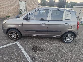 Kia Picanto 1.0 X PECT picture 7